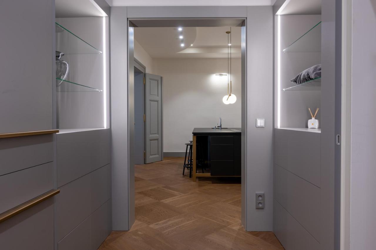 شقة Luxury Old Town Apt, Parking براغ المظهر الخارجي الصورة